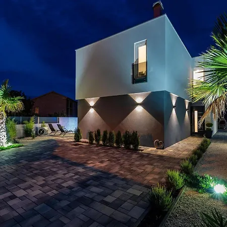 Tatil Evi Nina